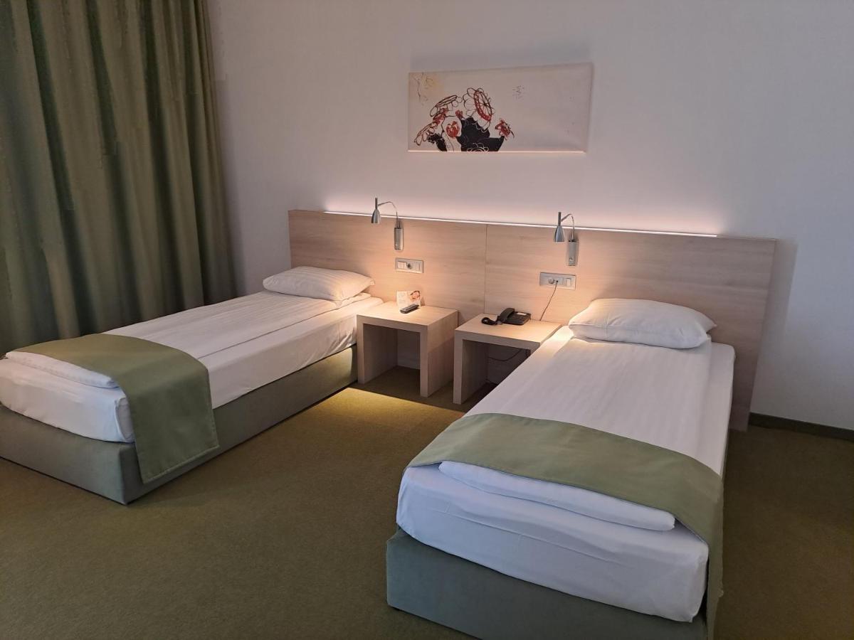 Hotel Armatti Braşov Esterno foto